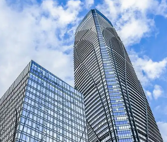 南宁服装定制工装面料选型与耐磨指标解析